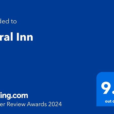 Floral Inn Pristina Eksteriør bilde