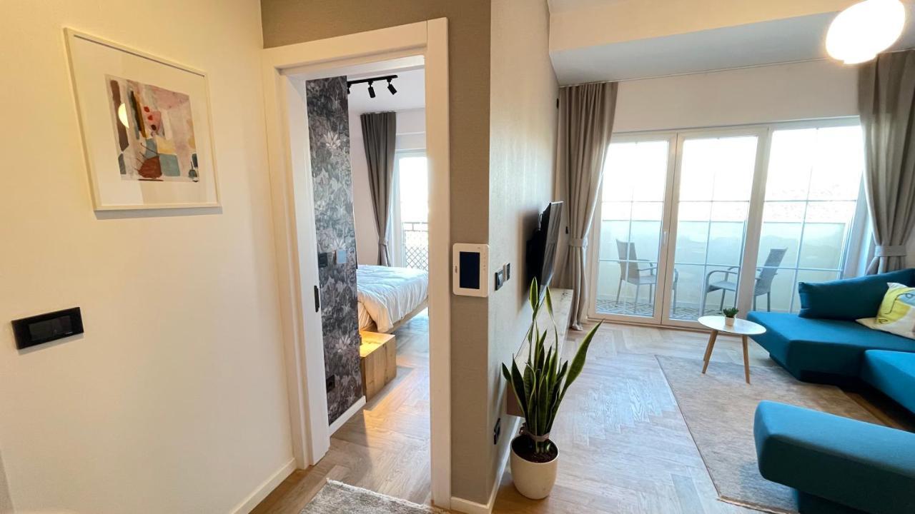 Floral Inn Pristina Eksteriør bilde