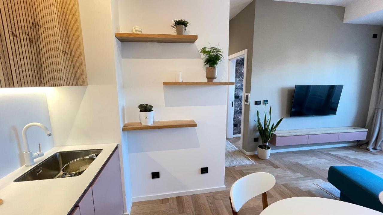 Floral Inn Pristina Eksteriør bilde