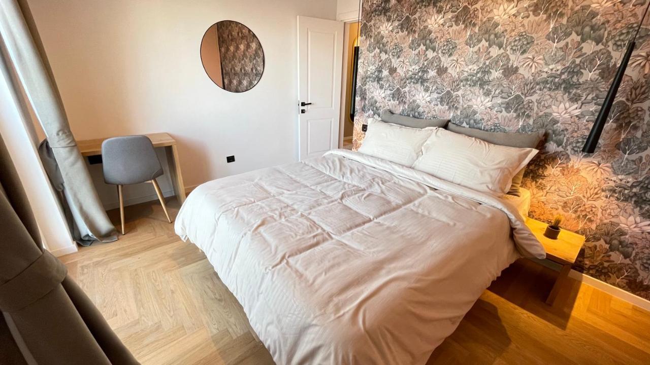 Floral Inn Pristina Eksteriør bilde