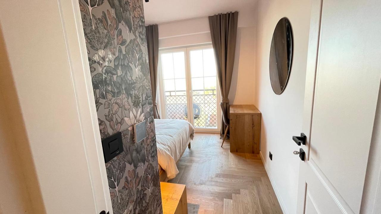 Floral Inn Pristina Eksteriør bilde