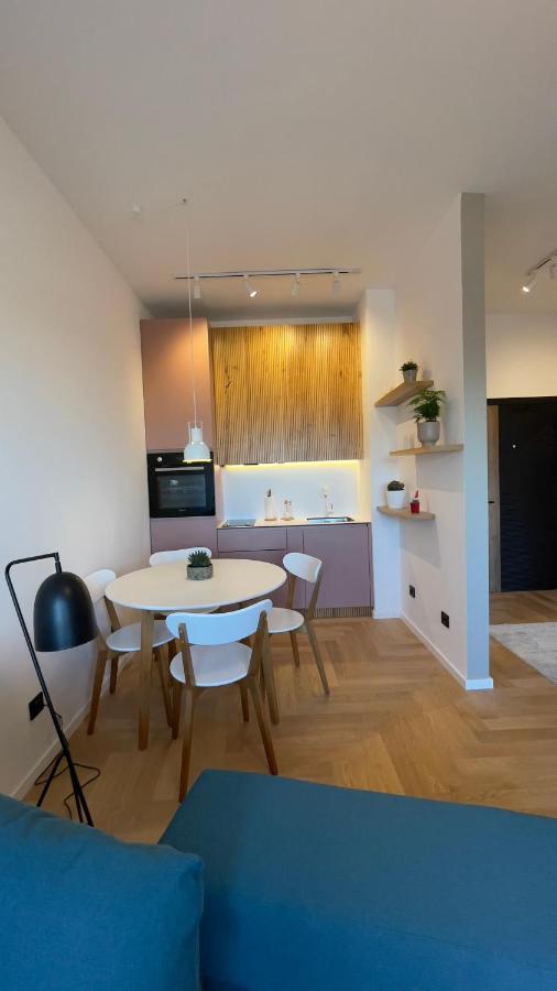 Floral Inn Pristina Eksteriør bilde